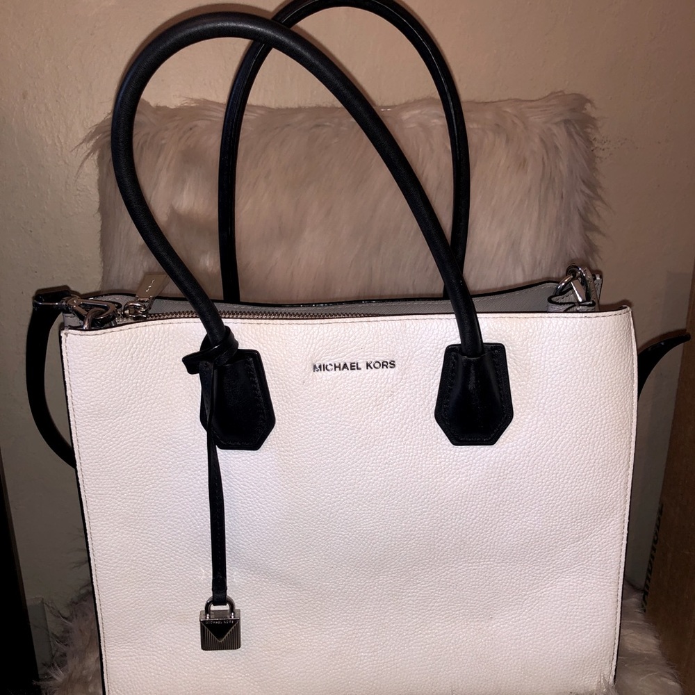 Michael Kors Purse- medium Mercer tote